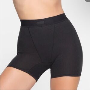 SKIMS‎ Cotton Rib Boxer Soot nwt size L